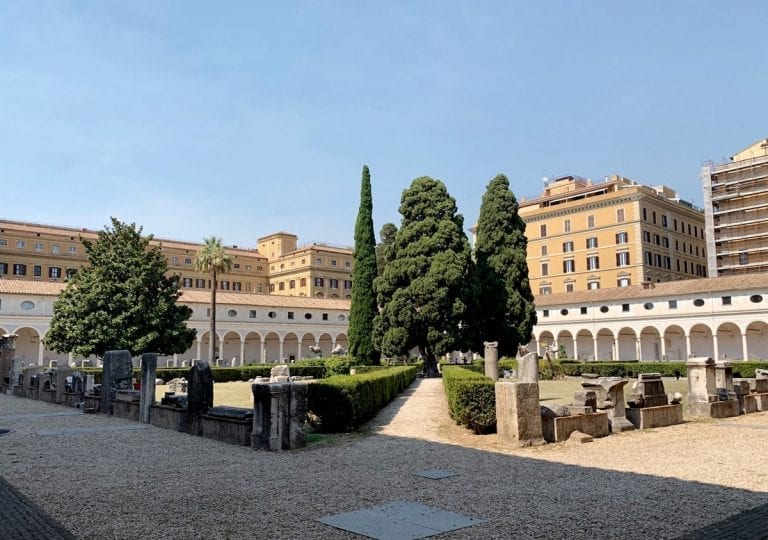 the beautiful garden now gives an overview to the museum itself and the corridors with the exhibited roman time sculptures and paintings in medieval