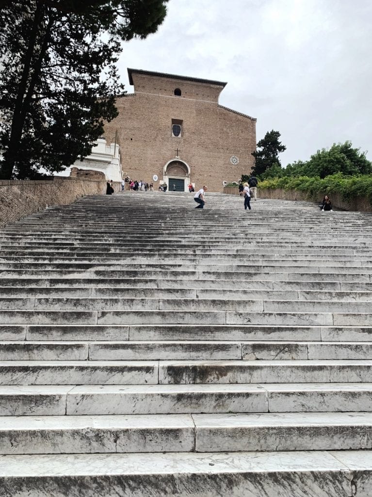 top 3 historic facts about rome for christmas_to visit santa maria in aracoeli for 124 steps staircases