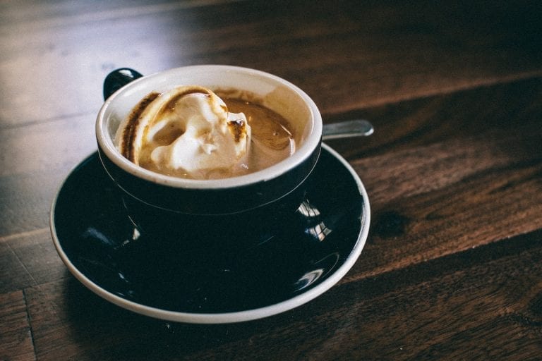 how to drink coffee like an italian_caffe con panna_Photo by Ross Parmly on Unsplash
