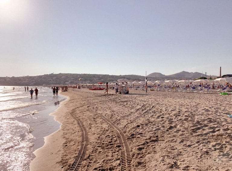 You can walk the whole Gaeta beach and enjoy the day