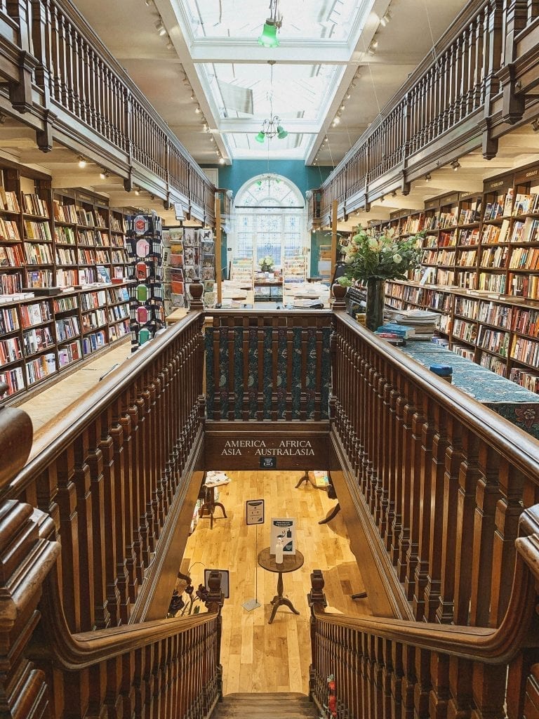 Daunt Books is London's famous independent book shop in Marylebone neighborhood, where you can find all interesting books well organized by countries and even a rich collection of precious vintage books.